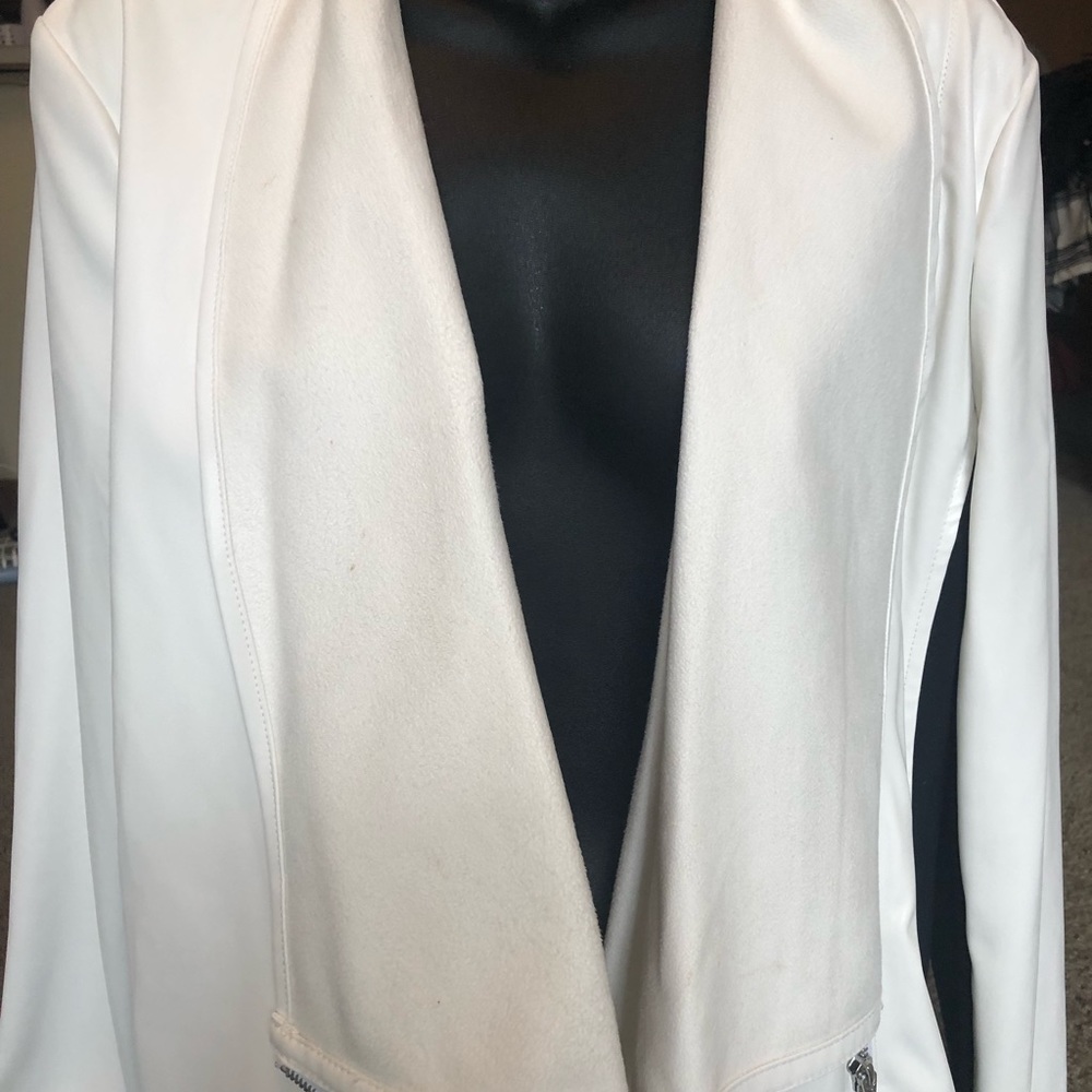 Woman’s jacket - Picture 5 of 12